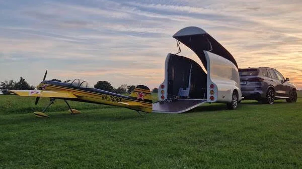 geschlossener anhänger für motorrad